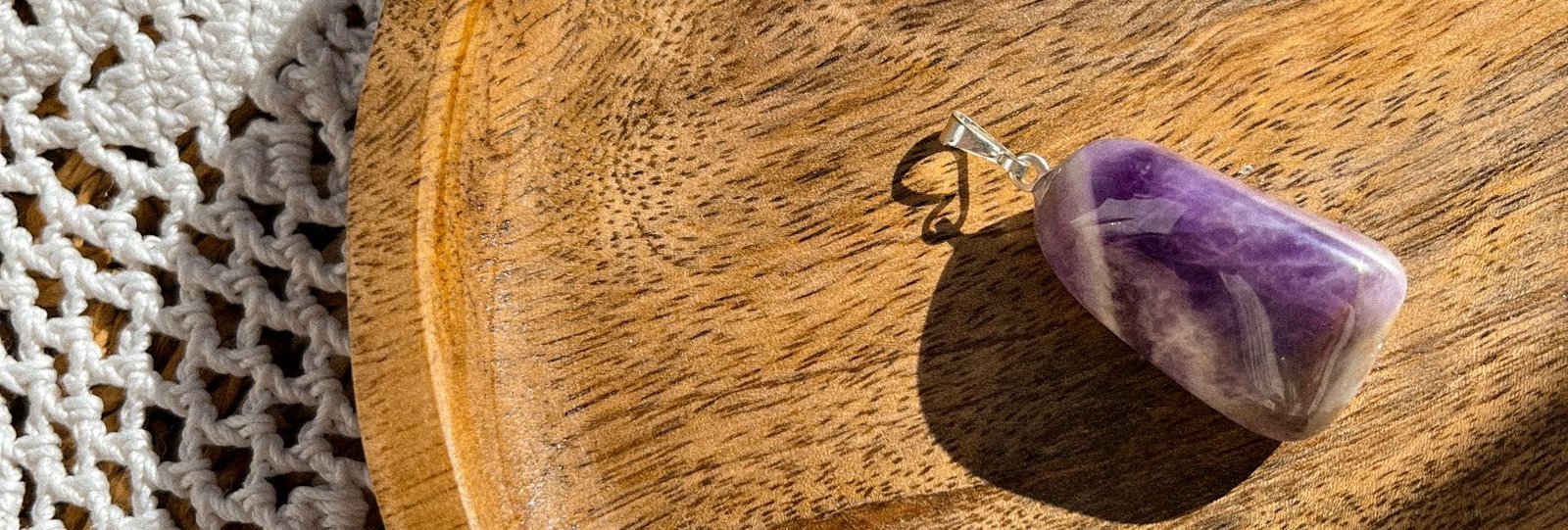 améthyste – pierre naturelle améthyste – pendentif pierre naturelle – lithothérapie – vertus des pierres – spirituelle – spiritualité – hippie Améthyste - améthyste malawi - collier améthyste - pierre naturelle améthyste - pendentif pierre naturelle - lithothérapie - vertus des pierres - spirituelle - spiritualité - hippie