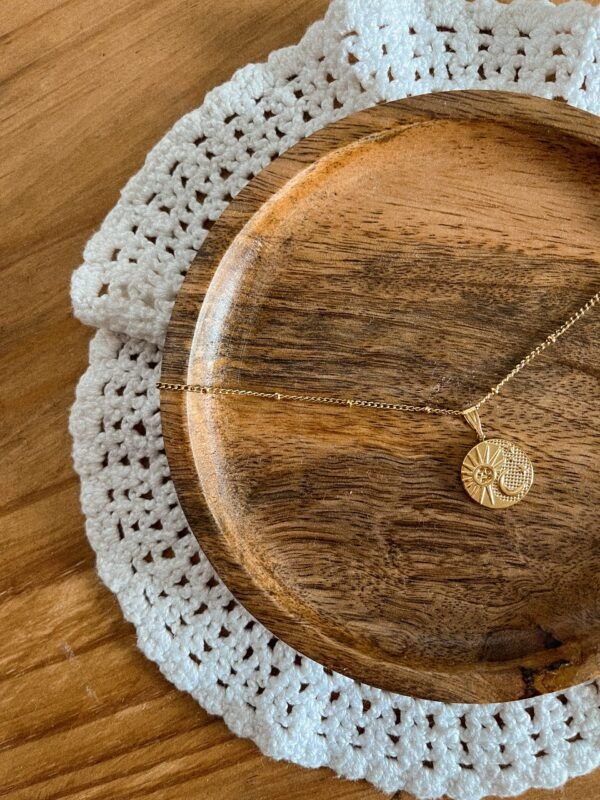 Collier - collier acier inoxydable doré - collier soleil - collier lune - spiritualité - bijoux spirituels - pierre naturelle - lithothérapie - vertus des pierres - style hippie - bohème - hippie