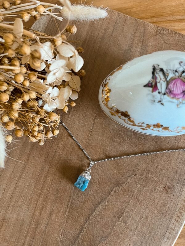 Collier - collier apatite bleue - apatite bleue - bijoux pierre naturelle - bijoux lithothérapie - pierre naturelle - lithothérapie - vertus des pierres - style hippie - bohème - hippie