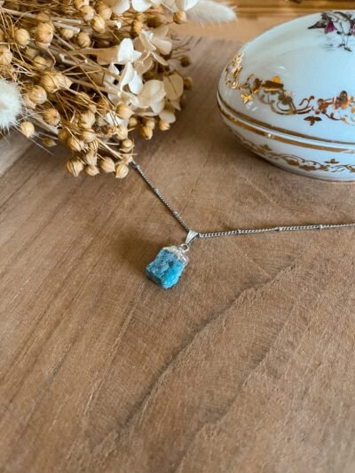 Collier - collier apatite bleue - apatite bleue - bijoux pierre naturelle - bijoux lithothérapie - pierre naturelle - lithothérapie - vertus des pierres - style hippie - bohème - hippie