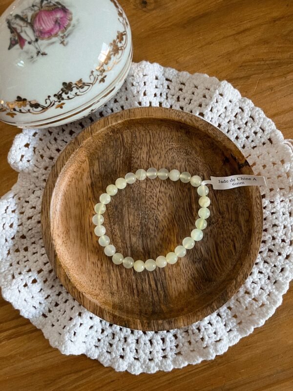 Bracelet jade de chine - bracelet boule - bracelet boule jade de chine - jade de chine - pierre naturelle - pierre jade de chine - pierre naturelle jade de chine - bracelet pierre - bracelet lithothérapie - lithothérapie - vertus des pierres - bienfaits des pierres - hippie - spirituel - spiritualité - bijoux spirituels