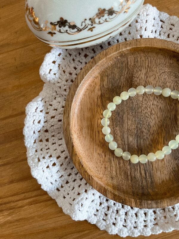 Bracelet jade de chine - bracelet boule - bracelet boule jade de chine - jade de chine - pierre naturelle - pierre jade de chine - pierre naturelle jade de chine - bracelet pierre - bracelet lithothérapie - lithothérapie - vertus des pierres - bienfaits des pierres - hippie - spirituel - spiritualité - bijoux spirituels