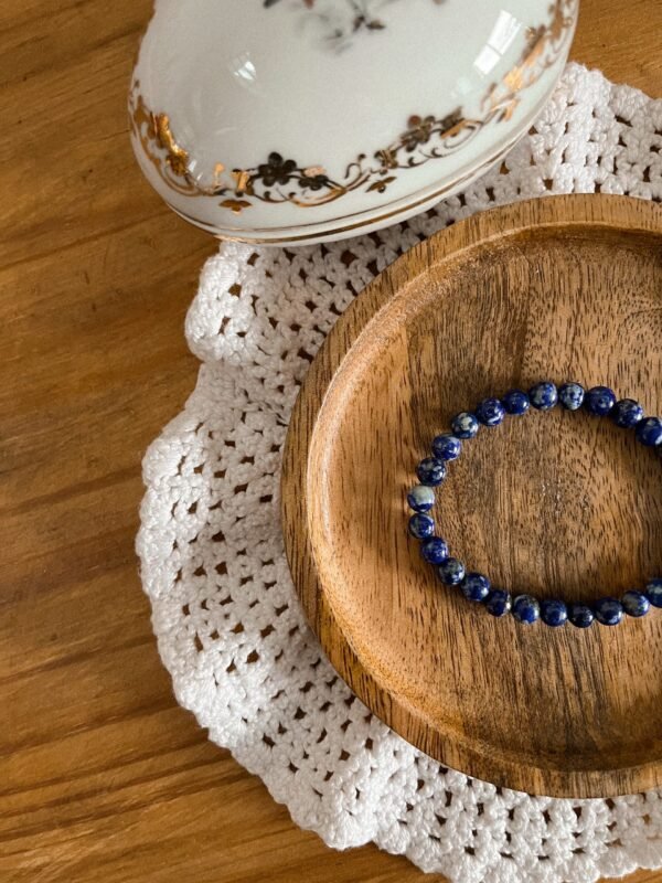 Bracelet lapis-lazuli - lapis-lazuli - pierre naturelle - pierre lapis-lazuli - pierre naturelle lapis-lazuli - bracelet pierre - bracelet lithothérapie - lithothérapie - vertus des pierres - bienfaits des pierres - hippie - spirituel - spiritualité - bijoux spirituels