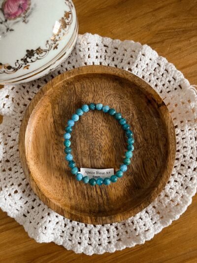 Bracelet apatite bleue - apatite bleue - pierre naturelle - pierre apatite bleue - pierre naturelle apatite bleue - bracelet pierre - bracelet lithothérapie - lithothérapie - vertus des pierres - bienfaits des pierres - hippie - spirituel - spiritualité - bijoux spirituels