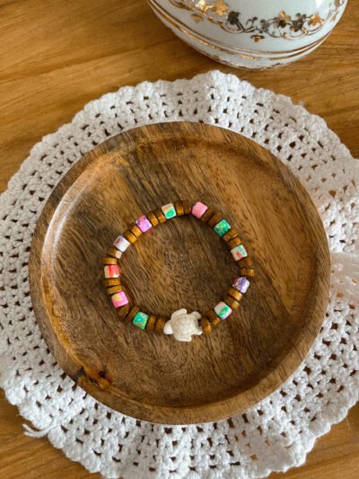 hippie - bohème - surf - surfeuse - bracelet hippie - bracelet surf - bracelet tortue - symbole tortue - bracelet bohème - Wild louve
