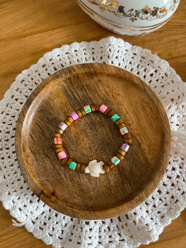 hippie - bohème - surf - surfeuse - bracelet hippie - bracelet surf - bracelet tortue - symbole tortue - bracelet bohème - Wild louve