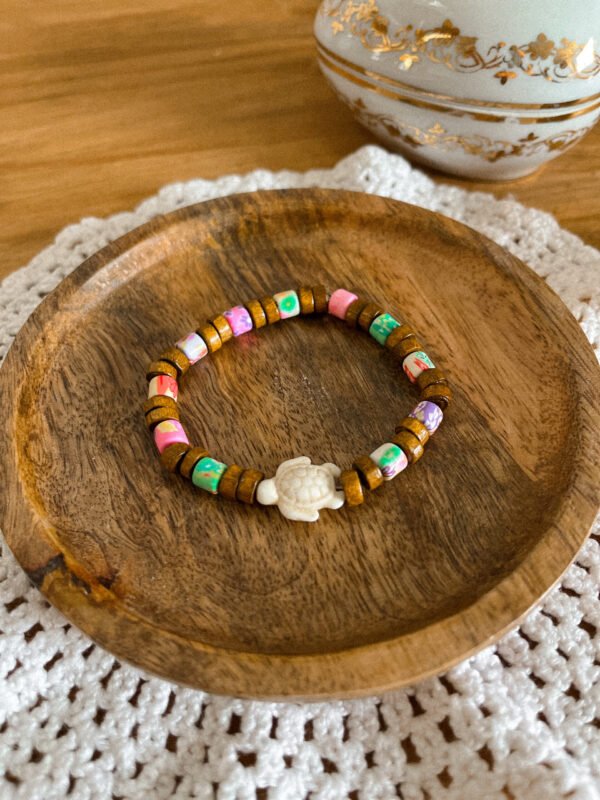 hippie - bohème - surf - surfeuse - bracelet hippie - bracelet surf - bracelet tortue - symbole tortue - bracelet bohème - Wild louve