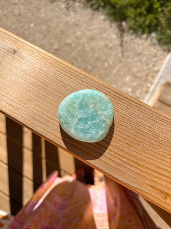 Amazonite - pierre roulée - pierre naturelle - pierre énergétique - pierre naturelle - pierre plate amazonite - Wild louve